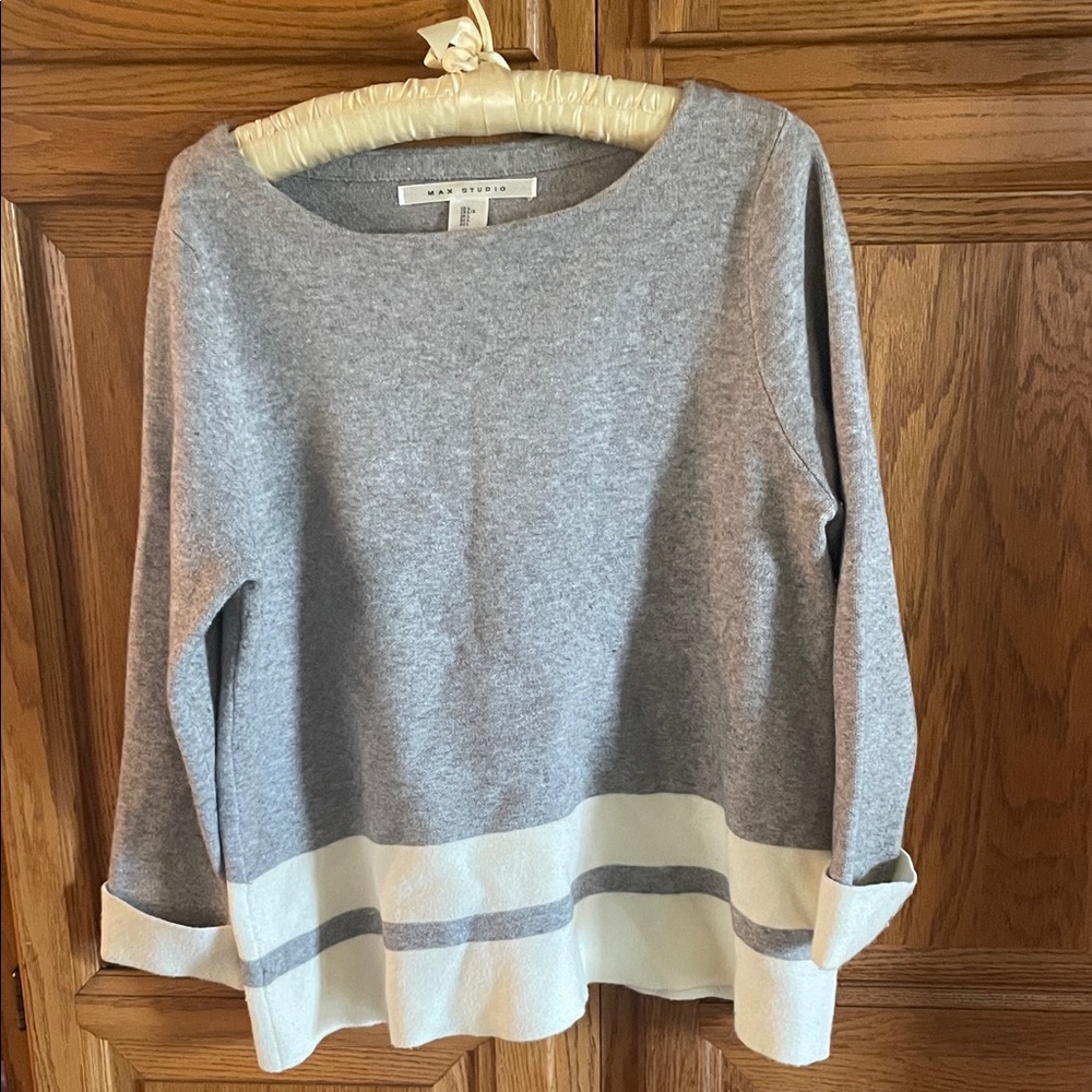 Max Studio Heather Gray Knit Top
